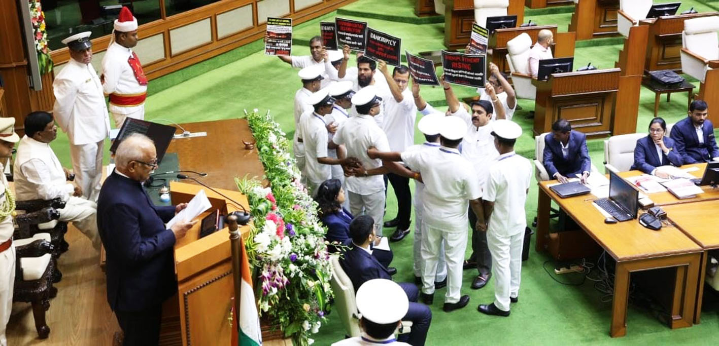 विरोधकांनी उभारले बेपर्वाईचे निशाण