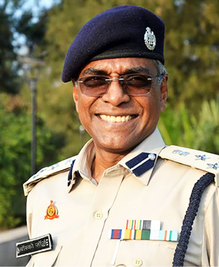 पोलिस खात्याची अवनती थांबवा !