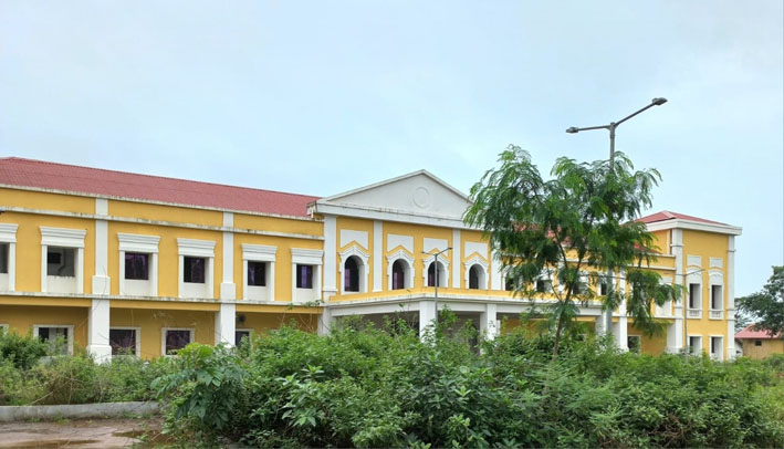 तुयेत एम्सचा विचार व्हावा