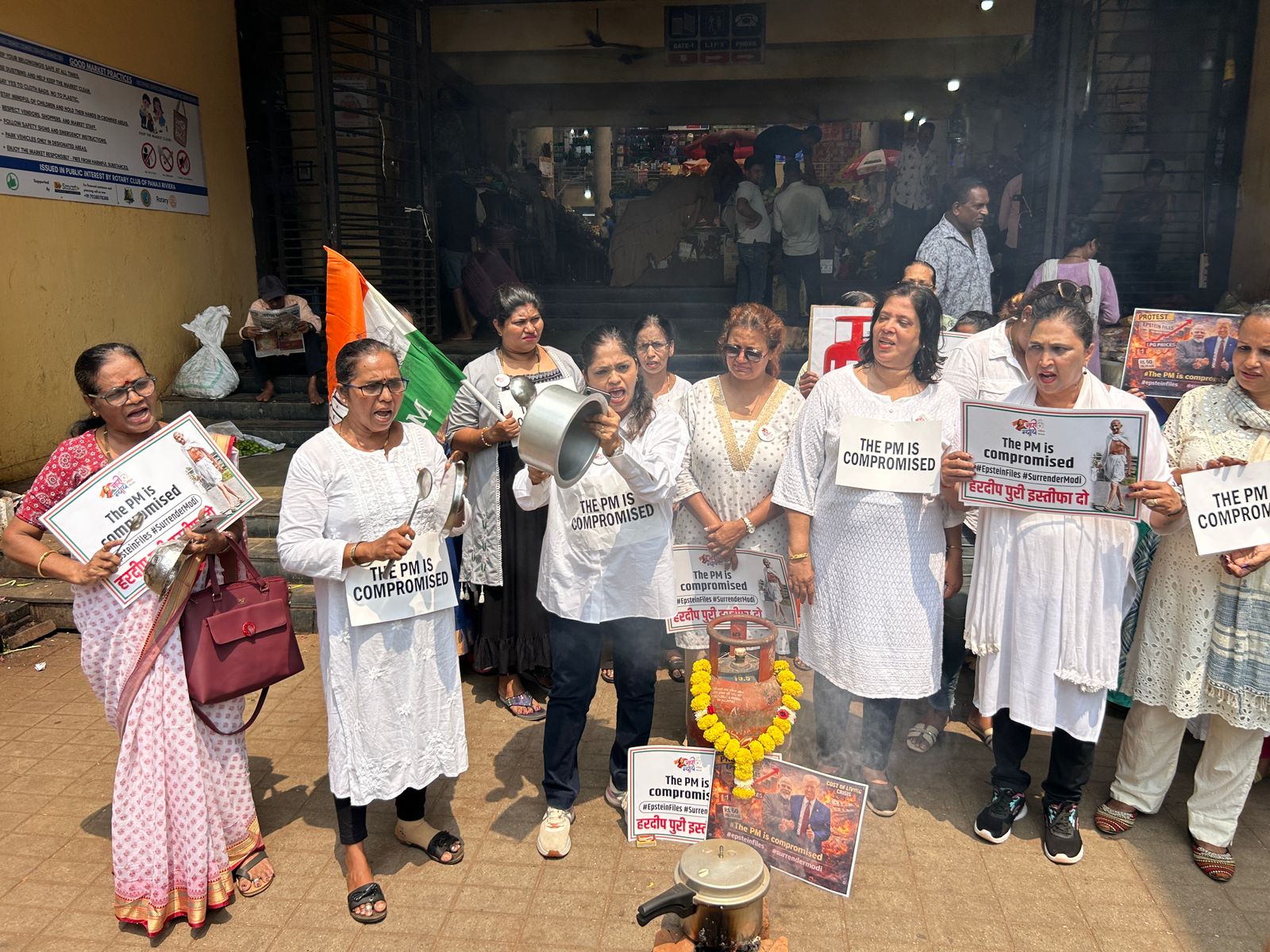 एलपीजी तुटवडा व दरवाढीविरोधात गोवा महिला काँग्रेसचे आंदोलन