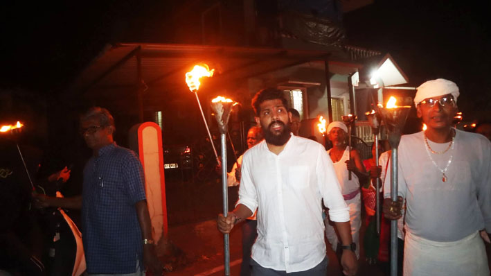 सरकारच्या प्रामाणिकपणाची कसोटी