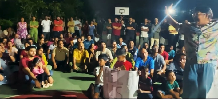 कुठे आहे प्रशासन ?