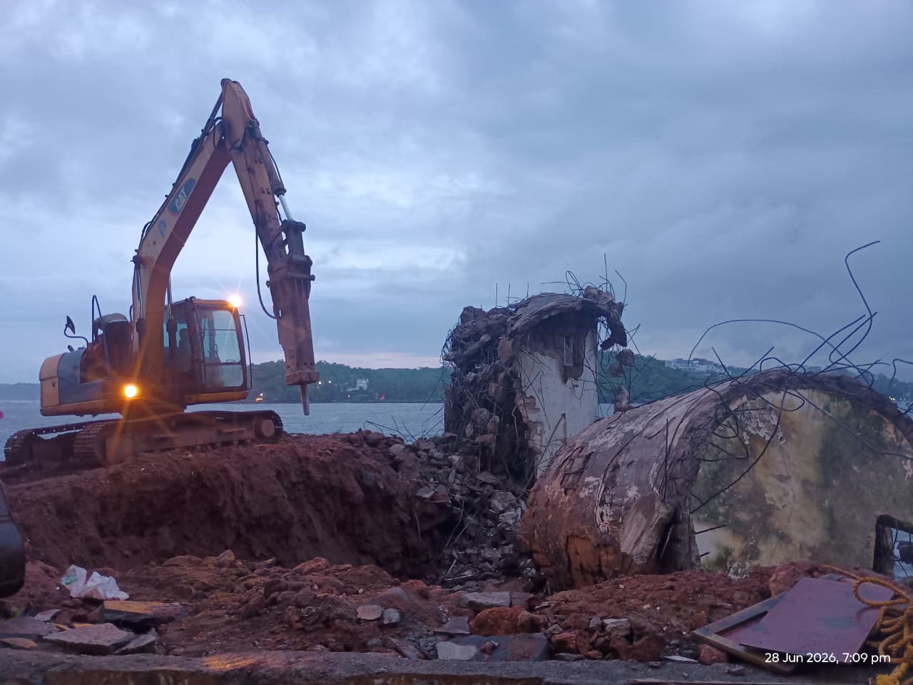 Surendra Furtado Questions Demolition of Campal Lighthouse, Demands Transparency from Government