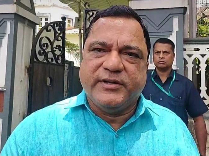 सरकार “ऑन होल्ड मोड” वर !