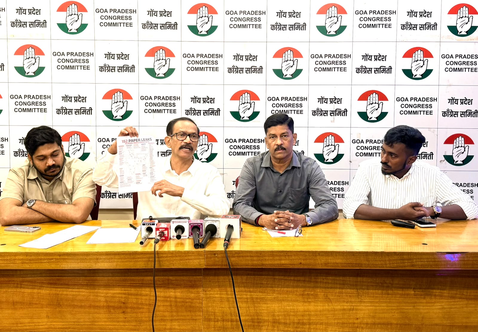 १५२ पेपरफुटींच्या आरोपींसाठी भाजप बनला आश्रयस्थान; २५ विद्यार्थ्यांच्या आत्महत्यांना केंद्र सरकार जबाबदार : गिरीश चोडणकर