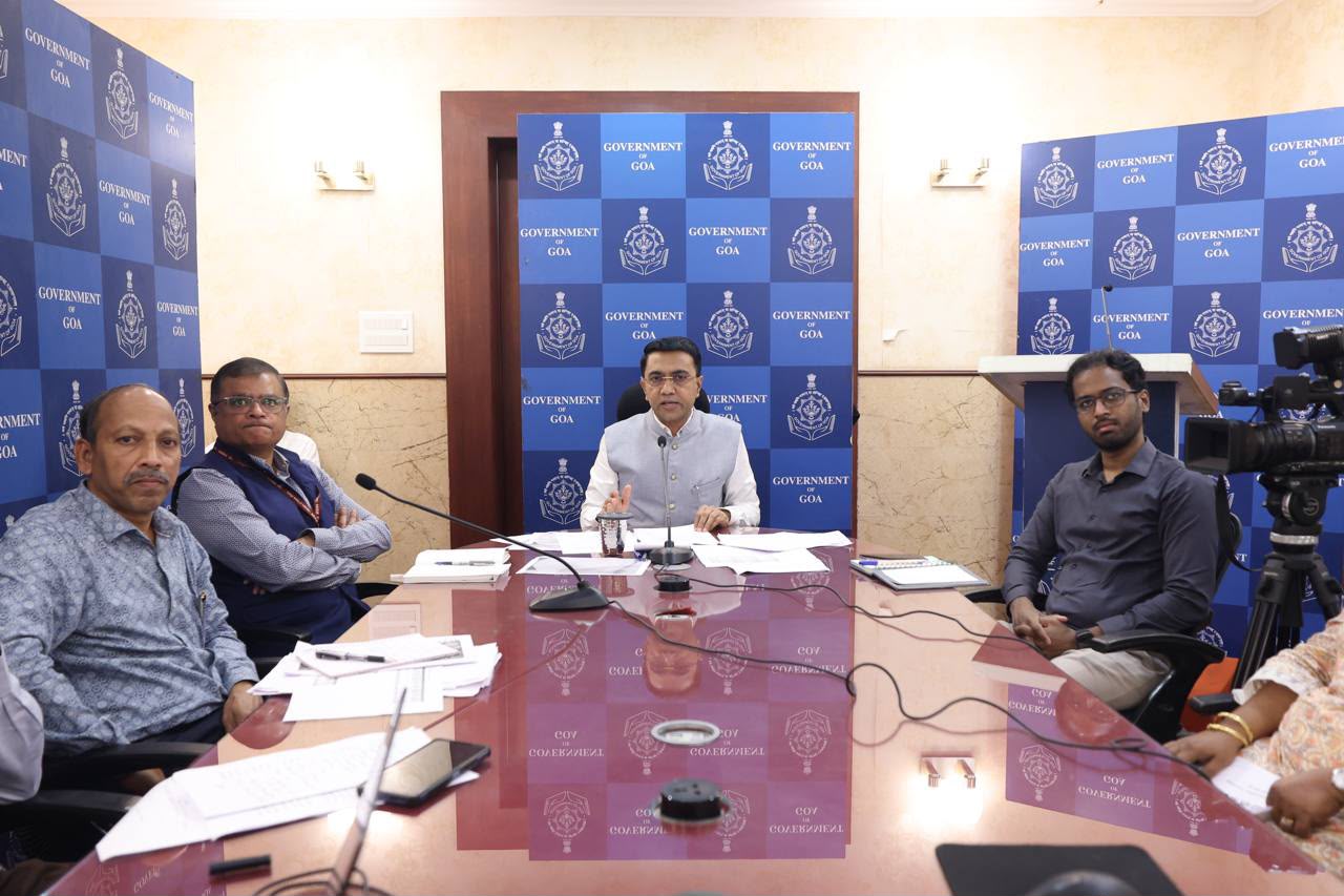 CM Sawant Interacts with Artisans, Highlights Welfare Schemes and Market Opportunities
