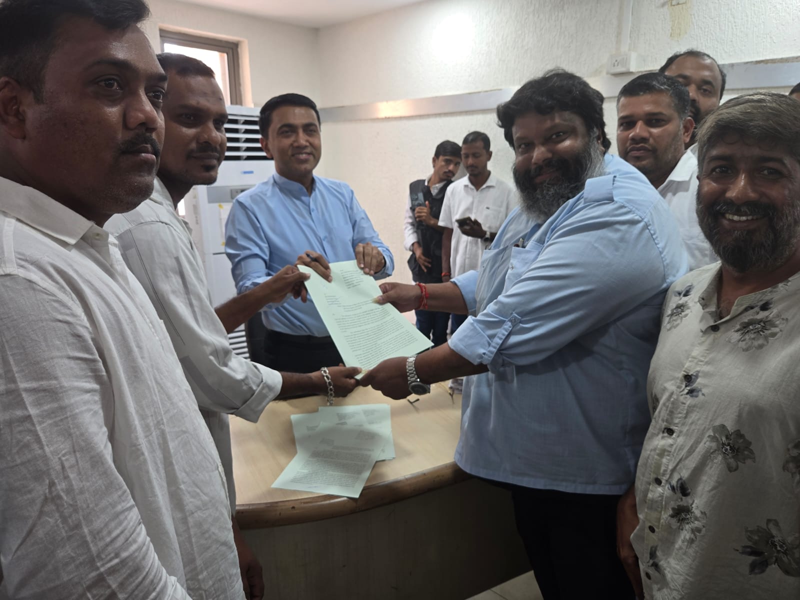Blue Cab Operators Seek Toll Relief on Mopa Airport Link Road