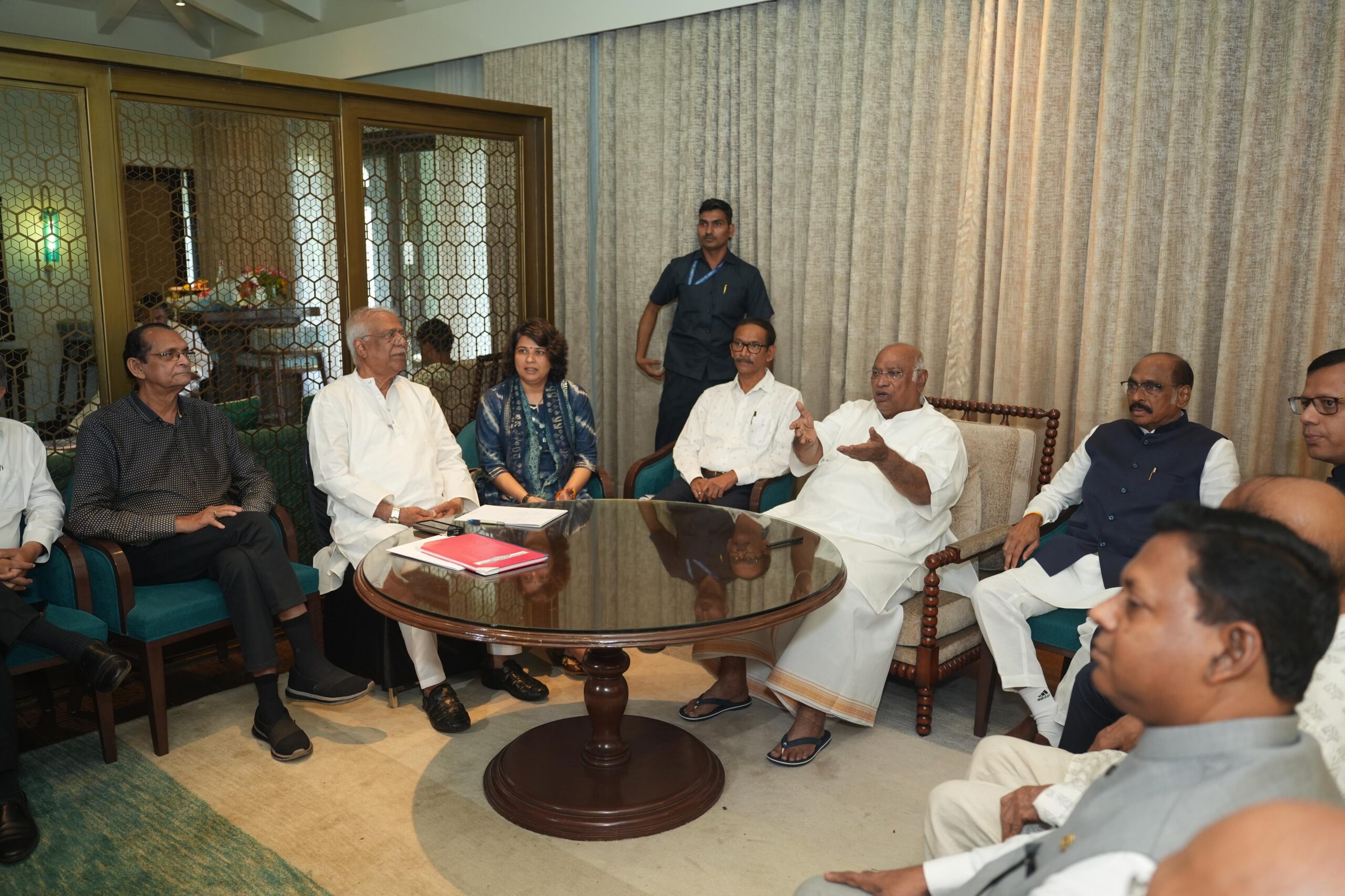 ‘Like-minded parties must unite to defeat BJP’; AICC chief asks Goa leadership to continue alliance talks