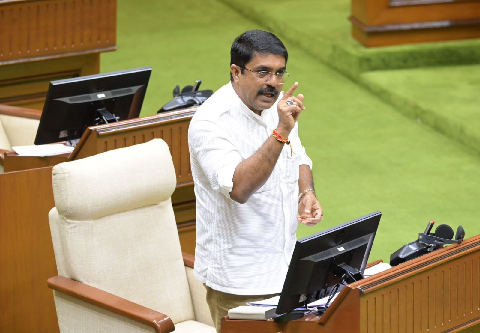 Vijai Sardesai Flags Contractual Job Crisis, Questions Goa Government’s ‘Model Employer’ Claim
