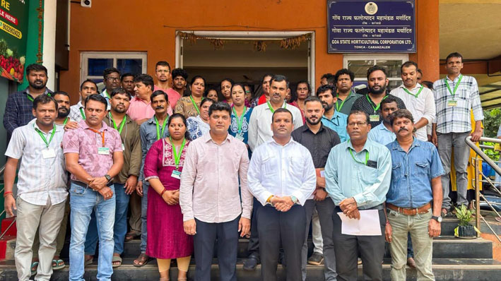फलोत्पादन महामंडळातीलकंत्राटी कर्मचाऱ्यांना कायम करा