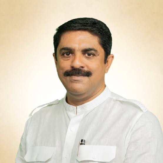 एसटी आरक्षणाच्या मुद्द्यावर सरकारने समाजाचा विश्वासघात केला : विजय सरदेसाई